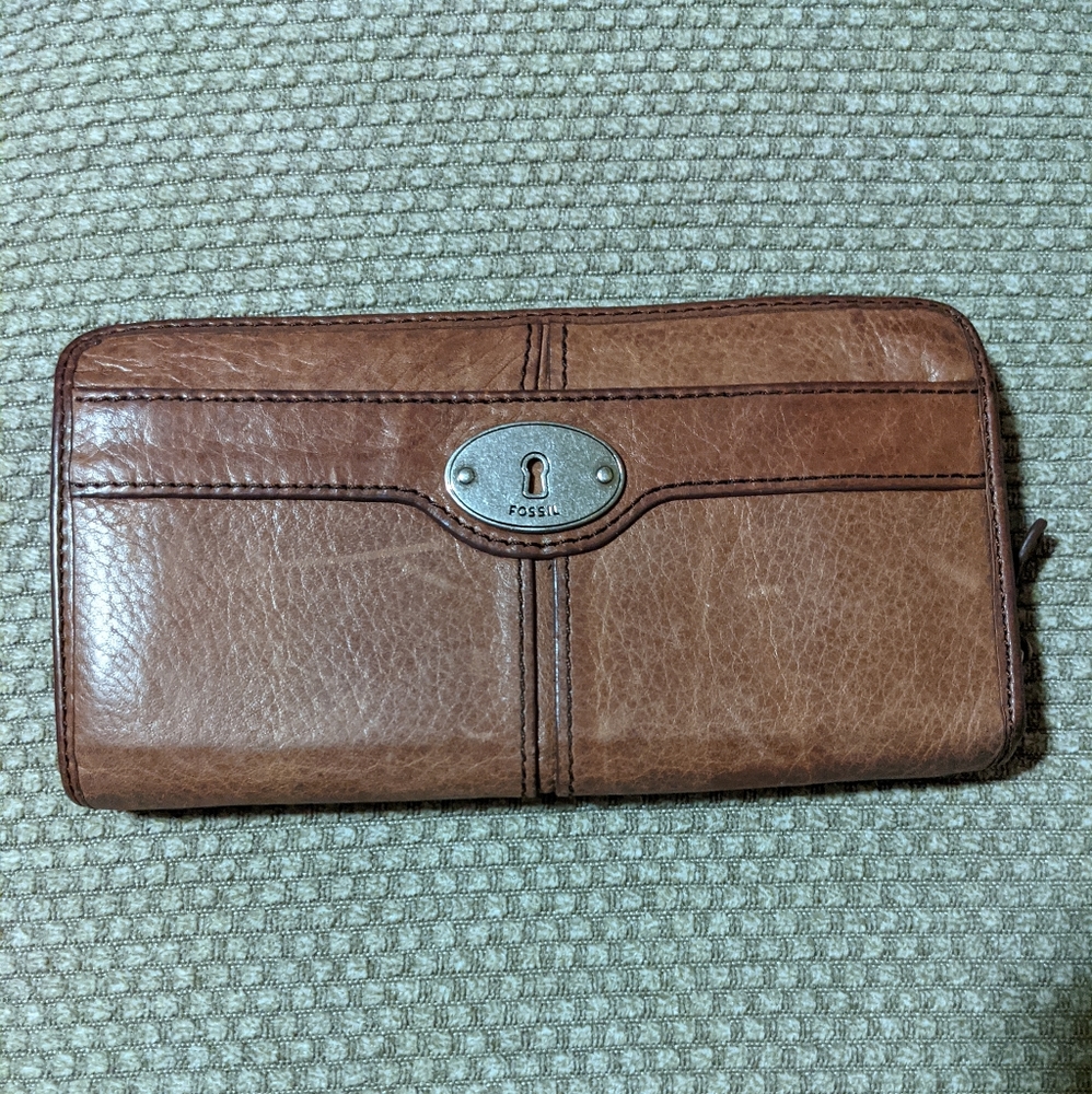 Fossil clutch/wallet